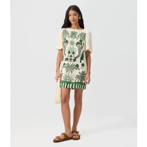 Vestido T-Shirt Curto com Estampa Tropical e Abertura nas Costas