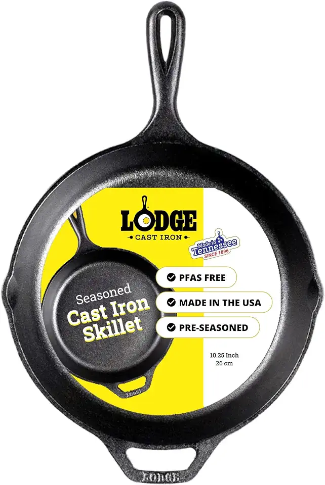 Lodge Frigideira de ferro fundido de 26 cm – Frigideira pré-temperada com alça de gota – Forno, fogão, churrasqueira e fogueira – Feita nos EUA – Durável, não tóxica, panelas de aquecimento uniforme