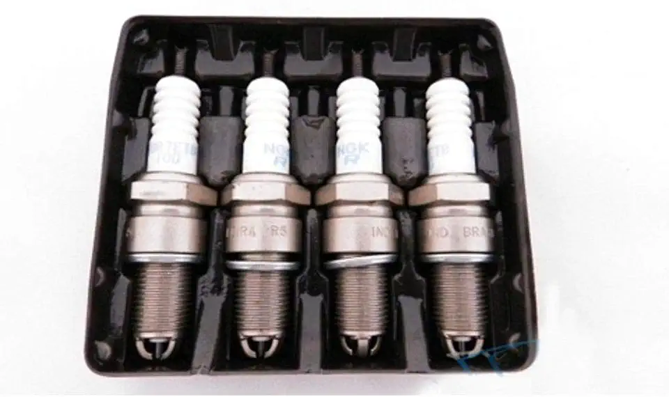 Vela De Ignição Ngk Honda Cg Titan Fan 125 150 Bros CPR8EA-9