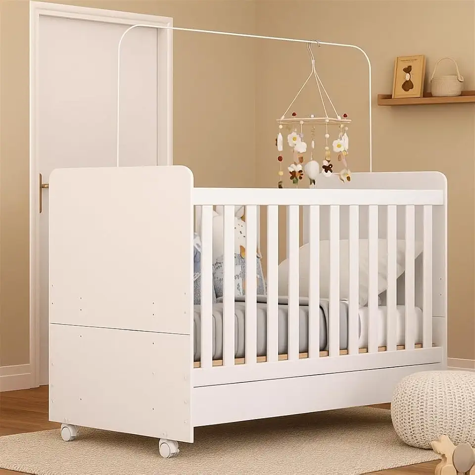 Bambino Multimóveis Berço Americano 3 em 1 Modelo Mpf3023 com Colchão Incluso e Rodízios Branco