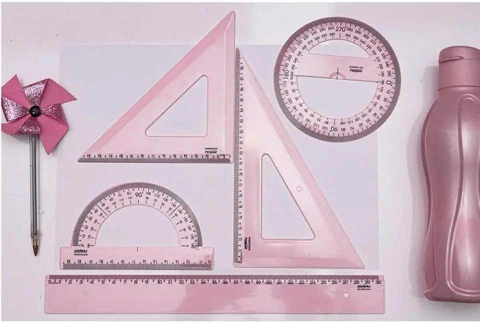 Kit Escolar Segundo Grau Maxcril New Line Rosa Pastel com Régua 30 cm, Esquadro 60°, Transferidor 180° e Transferidor 360° – Conjunto em Poliestireno 3 mm