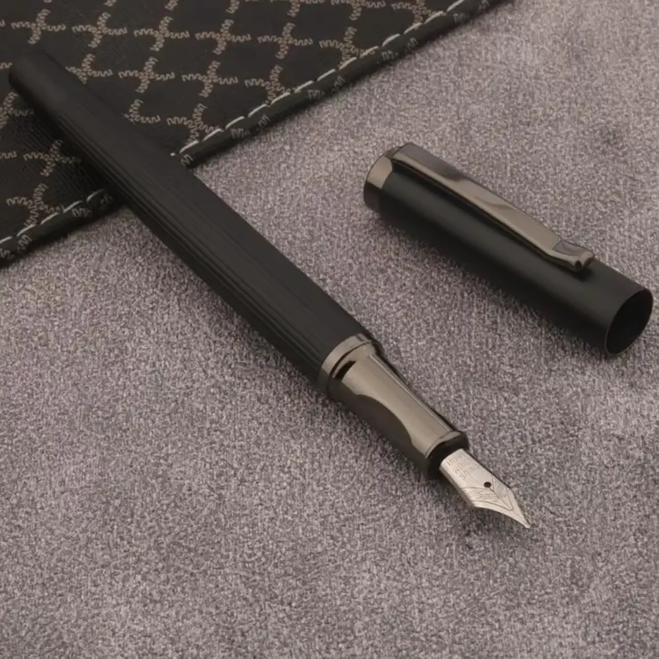 Caneta Tinteiro Executiva de Luxo, Preta, Ponta Fina 0,5mm, Metal, 13,8cm, Estilo Profissional GN2708