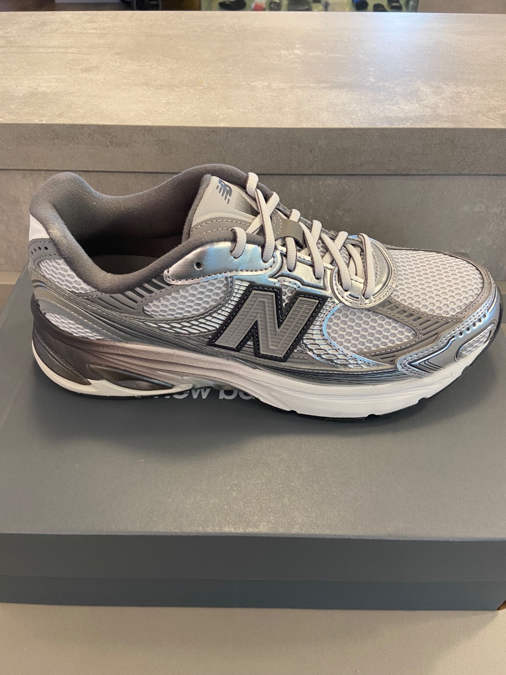 New Balance Abzorb 2010 Grey Days Black Silver Metallic — 38 / 39 / 40 / 41 / 42, Novo