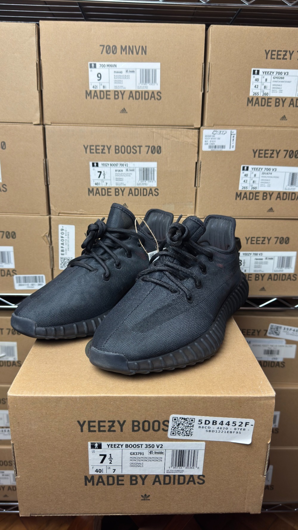 Yeezy Boost 350 V2 Mono Cinder — 39, Novo