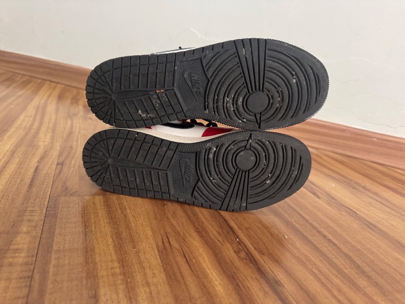 Foto 4 de Air Jordan 1 Mid GS Chicago Black Toe — 36, Usado