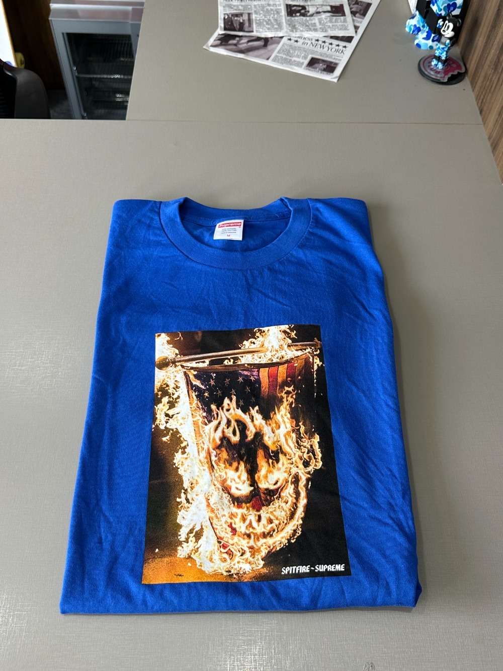 Spitfire x Supreme Camiseta Flag Royal SS26-W17 — M, Novo