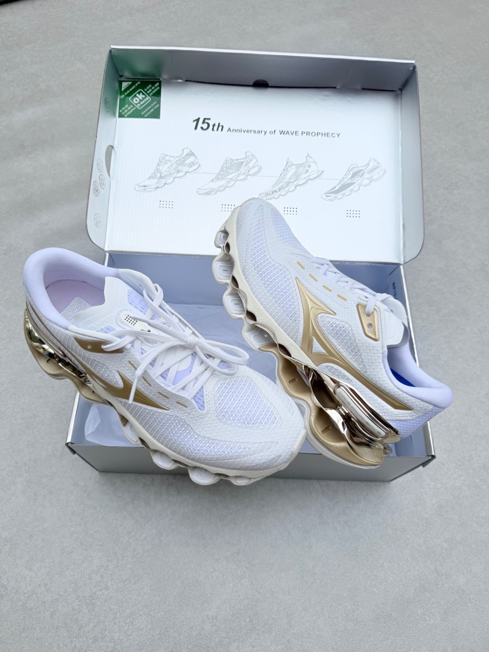 Mizuno Wave Prophecy 15 SE White Gold — 40 / 41 / 42, Novo