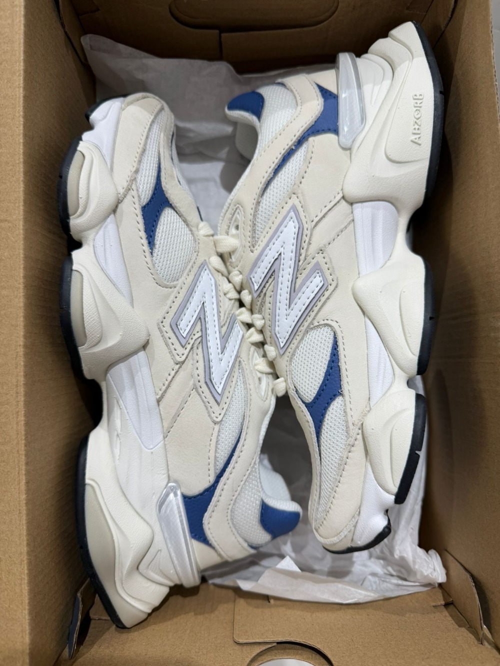 New Balance 9060 Light Beige Dark Blue — 36, Novo