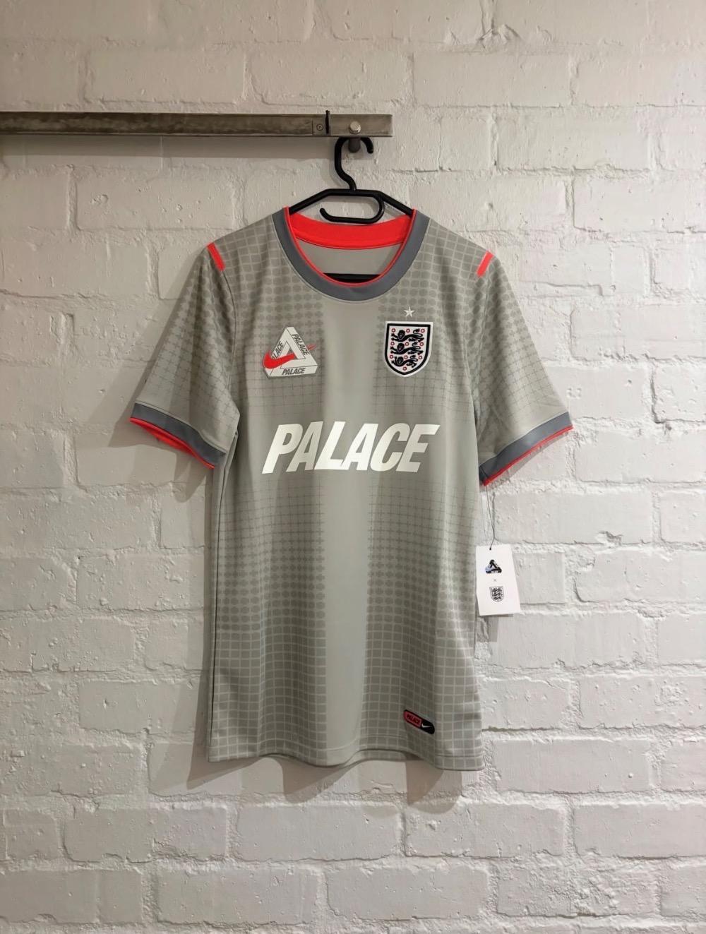 England x Palace x Nike Camiseta Dri-Fit Academy Pro Football Pewter Grey — G / XG, Novo