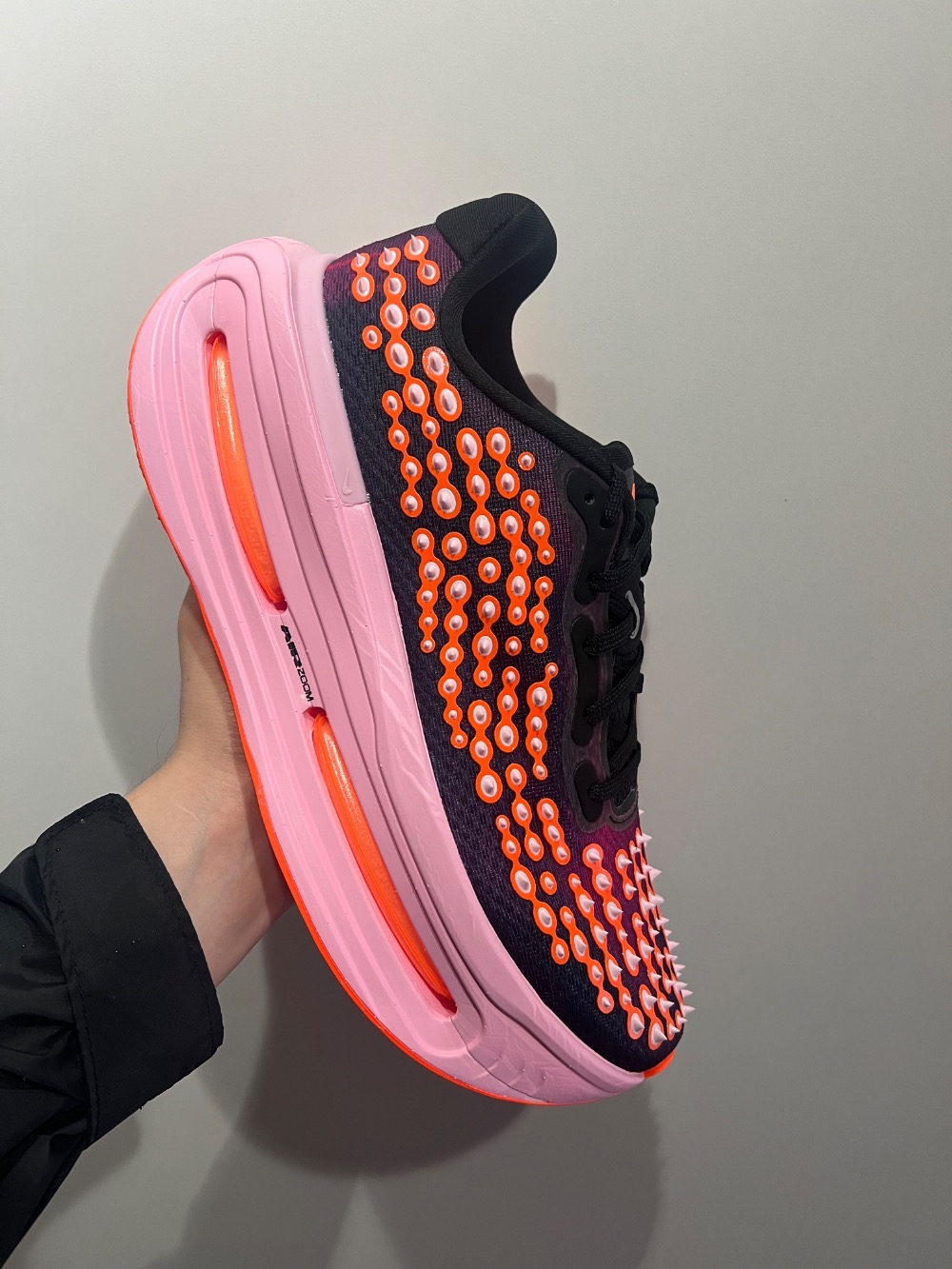 Nike Vomero Premium Black Arctic Pink — 41, Novo