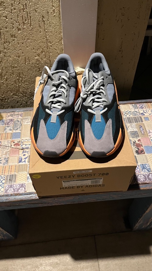 Yeezy Boost 700 V1 Wash Orange — 43, Novo