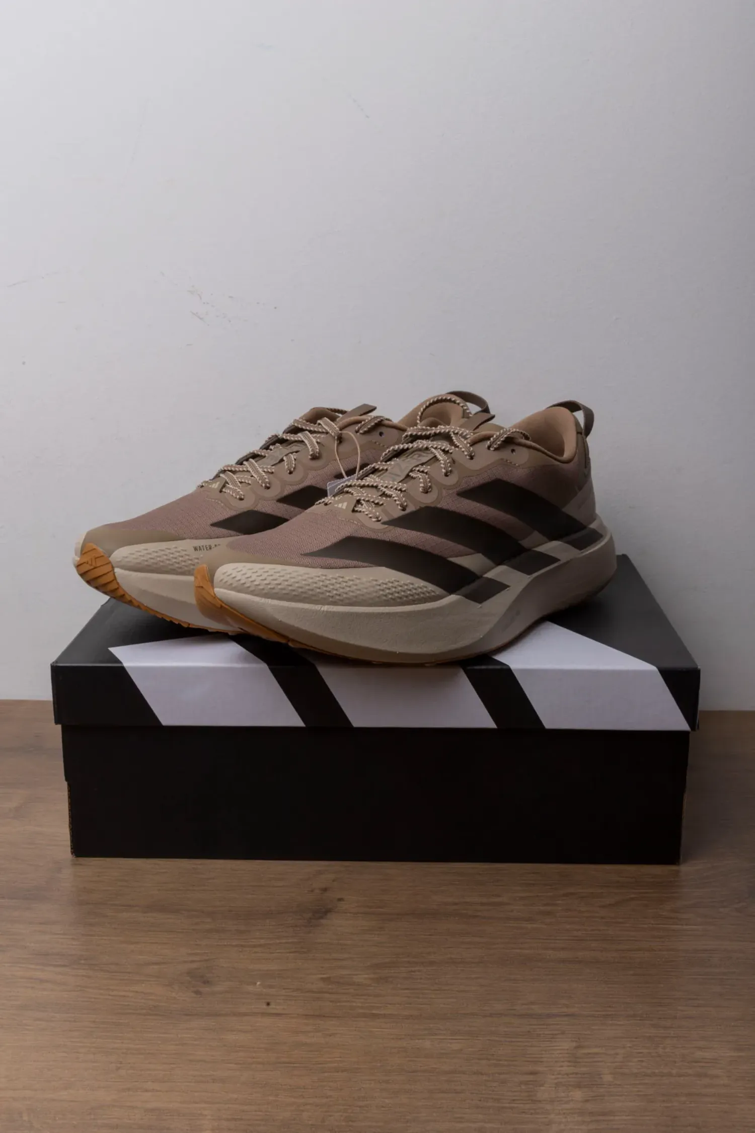 adidas Adizero EVO SL ATR Khaki Six Shadow Olive Khaki Three — 43, Novo