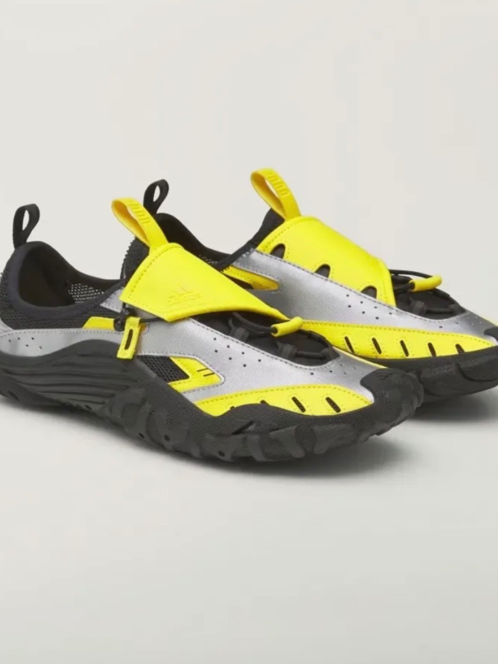 Pharrell Williams x adidas Water Moc Yellow Core Black Matte Silver — 42, Novo