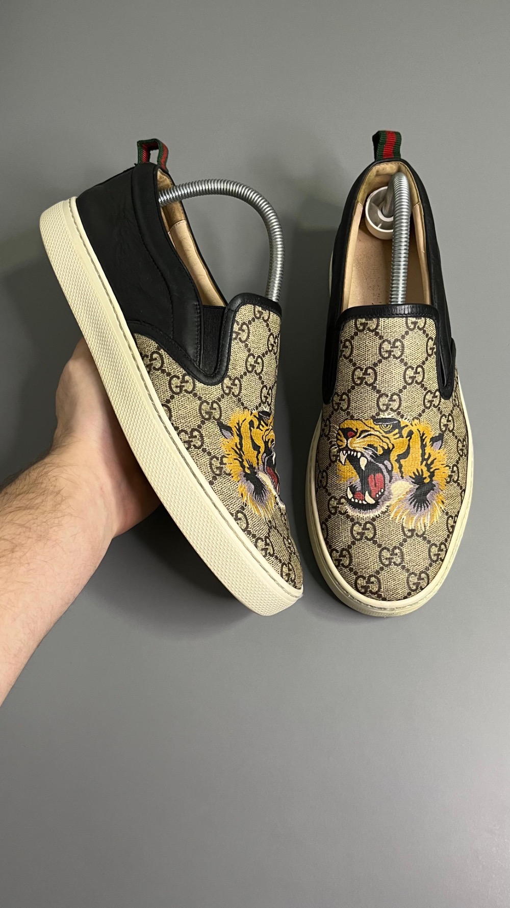 Gucci Vintage GG Supreme Slip-On Tiger — 42, Usado