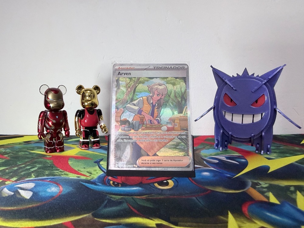 Arven (249/198) Escarlate e Violeta Pokémon TCG — Near Mint, Novo