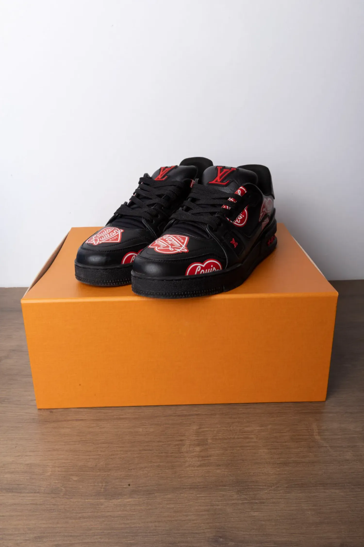 Nigo x Louis Vuitton LV Trainer Black — 40.5, Usado