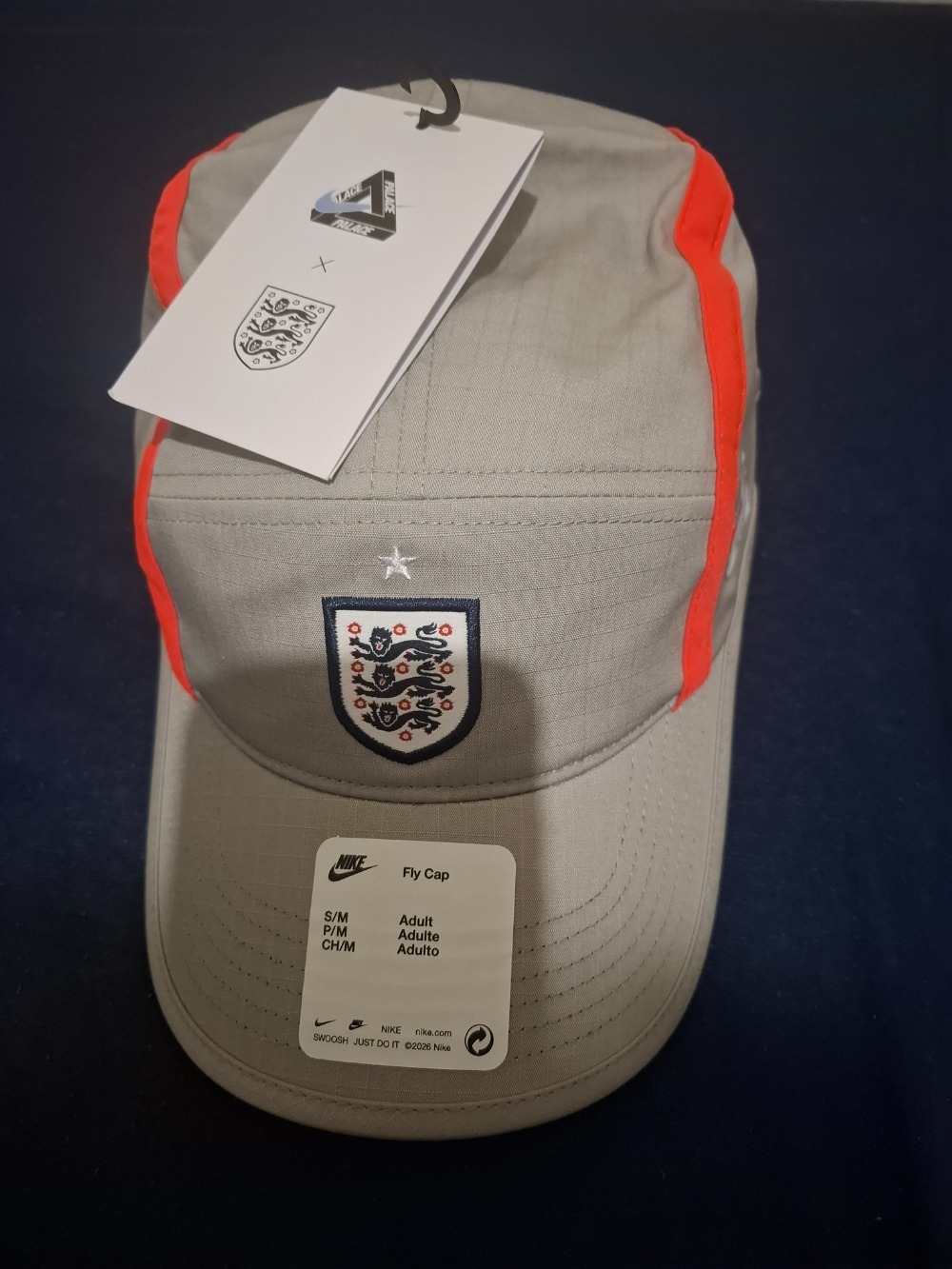England x Palace x Nike Boné Unstructured Pewter Grey — P, Novo