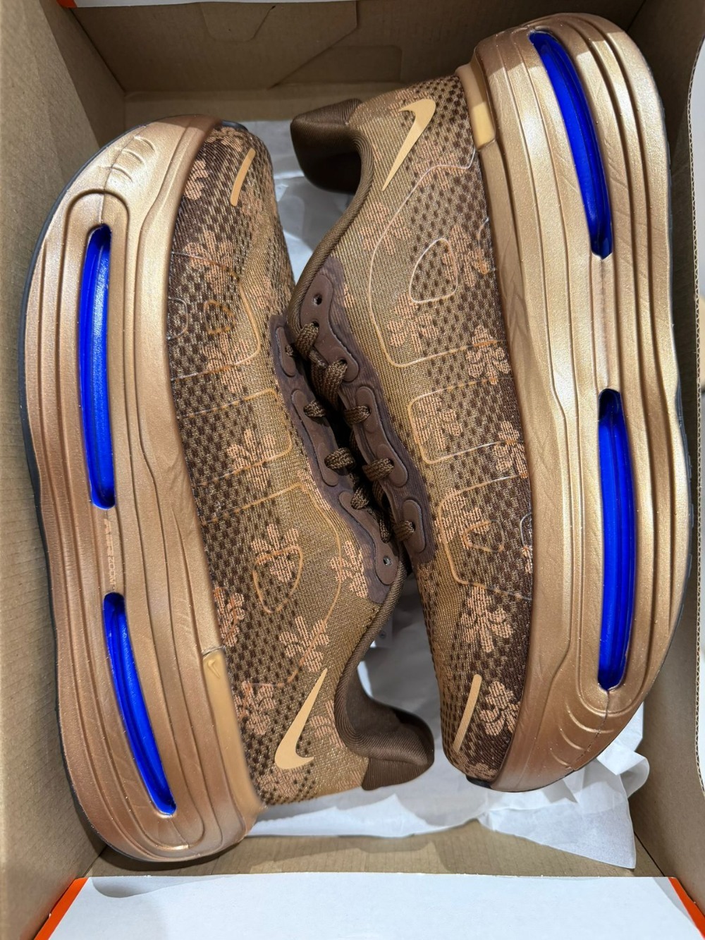 Nike Vomero Premium Flat Stout — 35.5, Novo