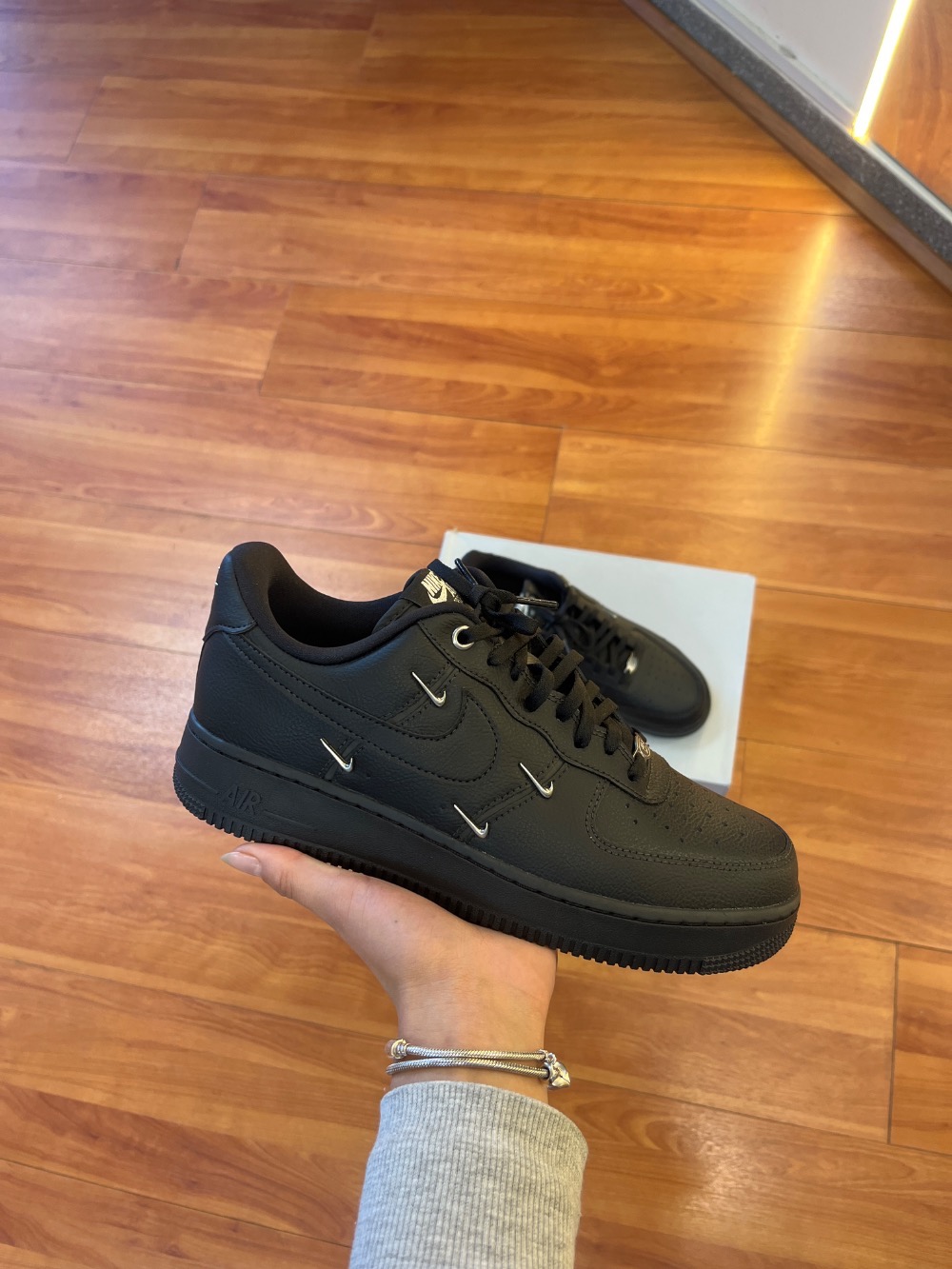 Nike Air Force 1 Low Black Silver Mini Swoosh — 40, Novo
