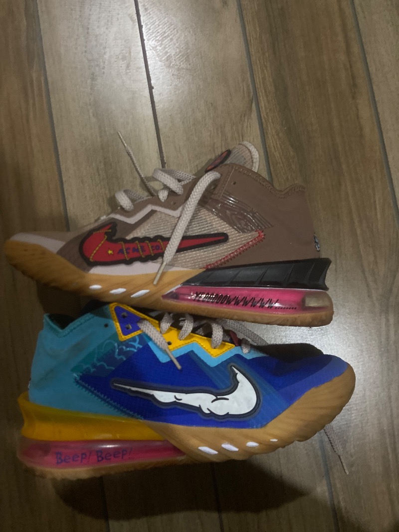 Foto 2 de Nike Lebron 18 Low Wile E Vs Roadrunner — 40, Usado