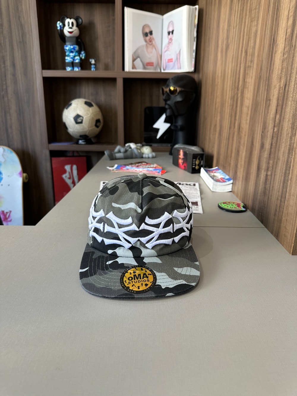 Boné oMA Studios NY NY Crown Camo Grey — Único, Novo
