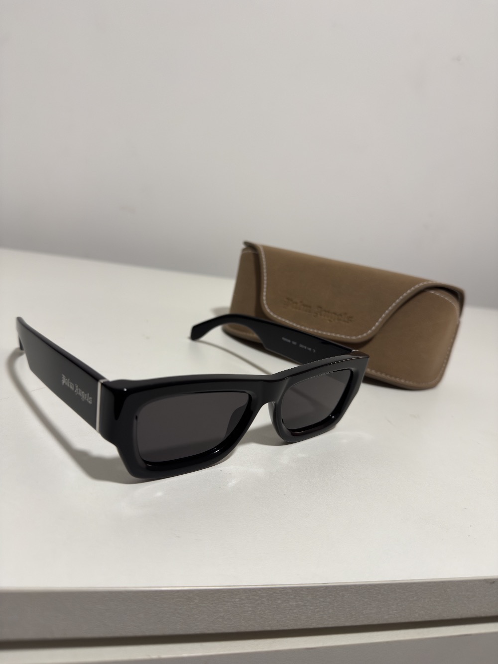 Óculos Palm Angels Auberry Black Dark Grey — Único, Novo