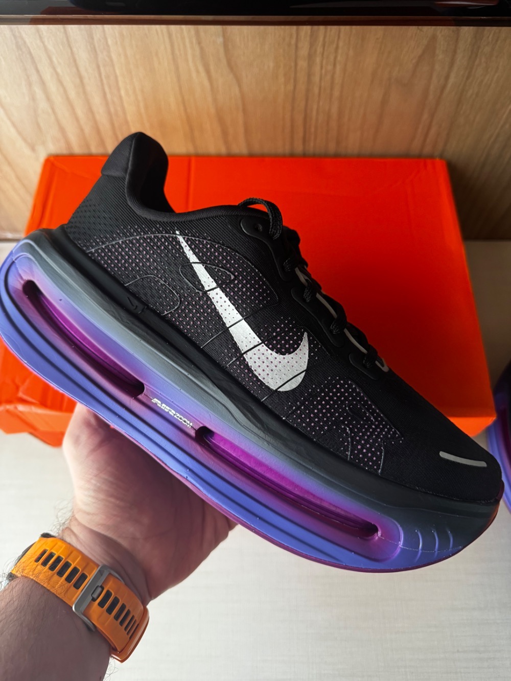 Nike Vomero Premium Black Persian Violet Bold Berry Feminino — 40.5, Novo