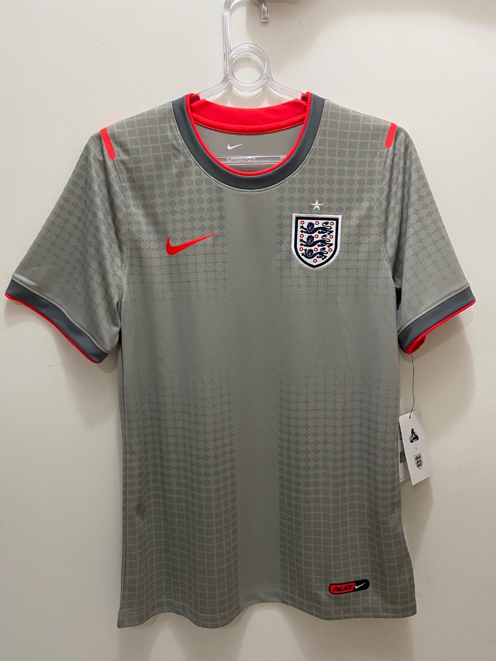 England x Palace x Nike Camiseta Dri-FIT Academy Pro Football 2026 Grey — M, Novo