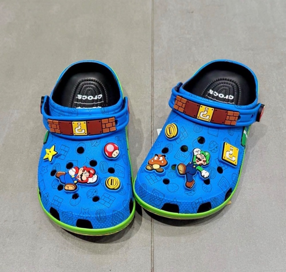 Super Mario x Crocs Classic Clog Blue — 38, Novo