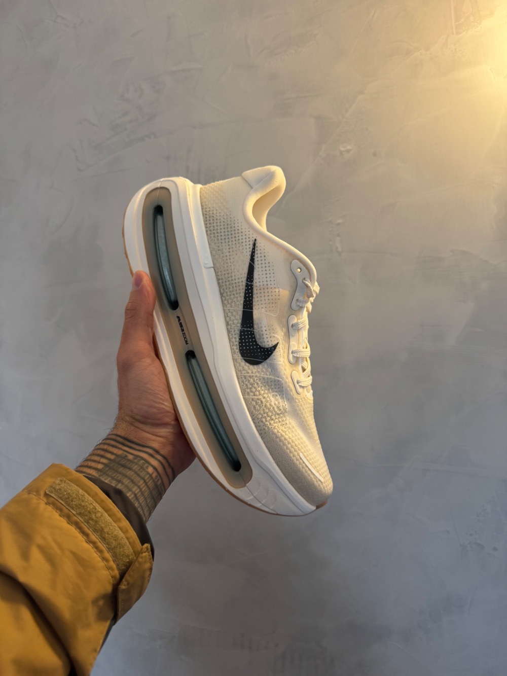 Nike Vomero Premium Pale Ivory Jade Horizon — 43, Novo