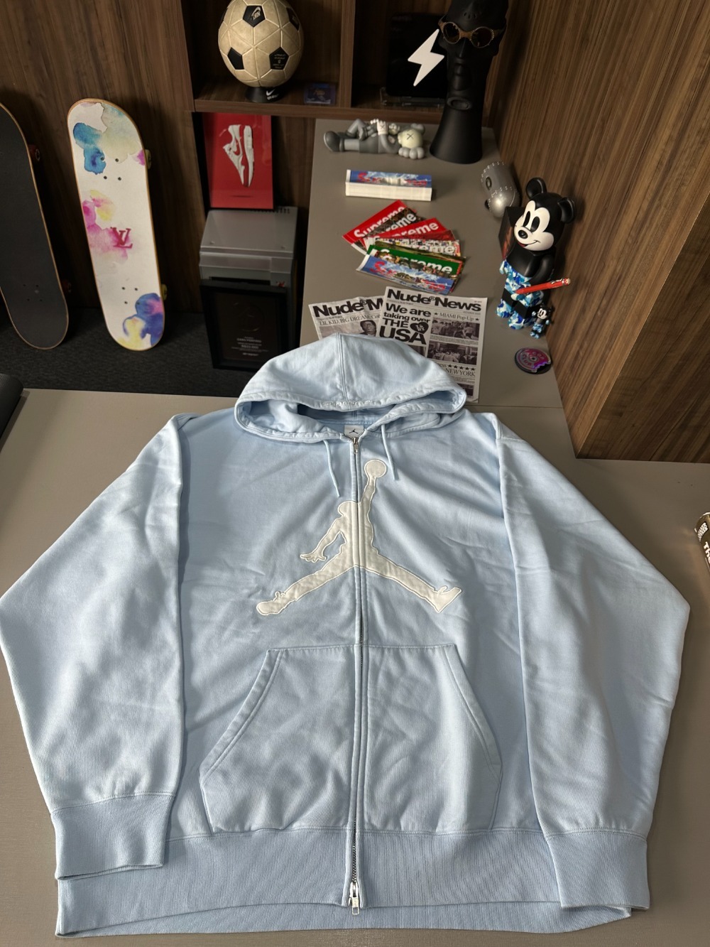 Air Jordan x Supreme Jaqueta Hooded Light Blue SS26-W15 — M, Novo