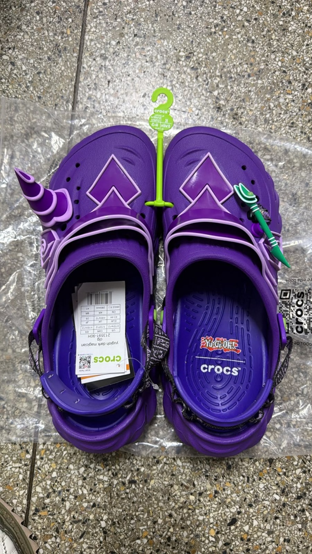 Yu-Gi-Oh! x Crocs Dark Magician Echo Clog Purple — 35 / 36 / 37 / 38 / 39 / 40 / 42, Novo