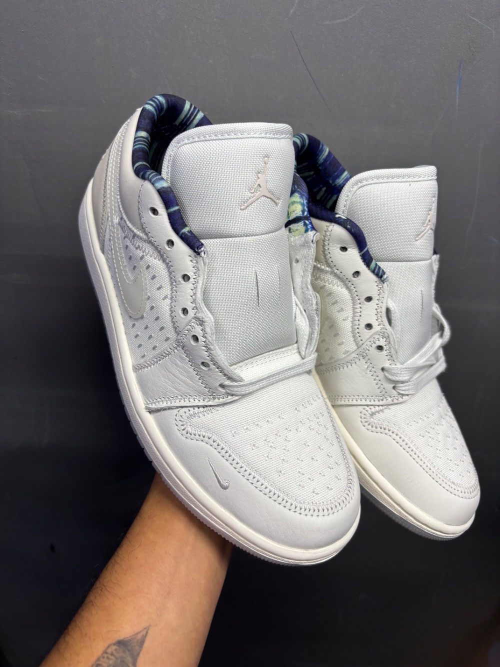 Air Jordan 1 Low SE Summit White — 40, Novo