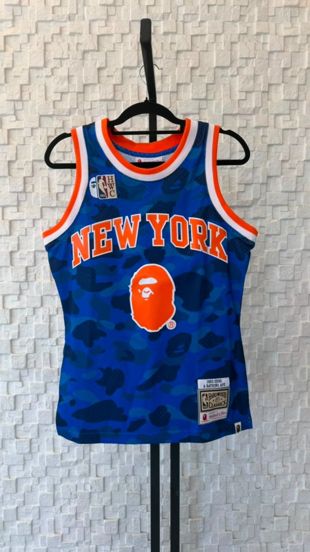 Mitchell & Ness x BAPE Regata Swingman Jersey New York Knicks Royal Blue — P, Novo