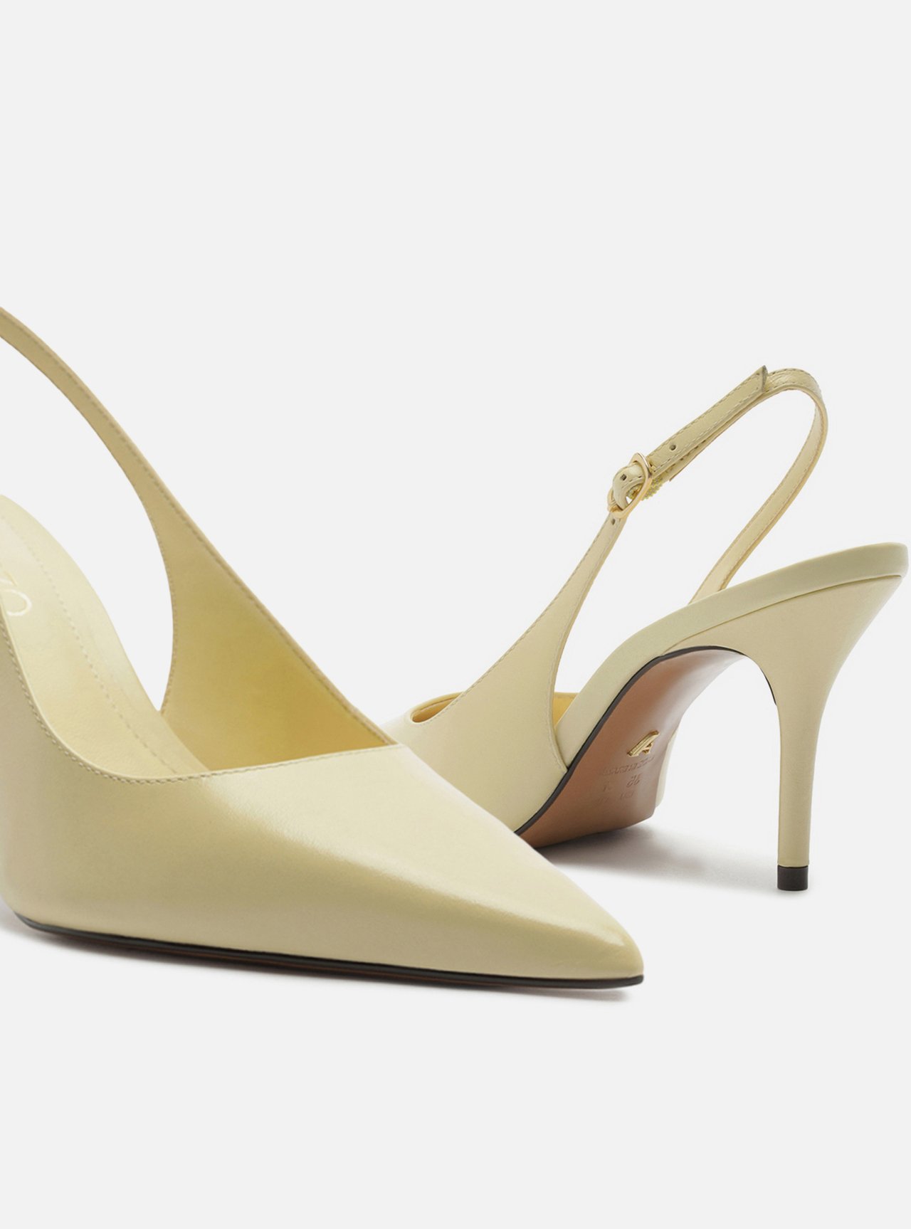 Foto 4 de Scarpin Amarelo Salto Fino Fivela Slingback
