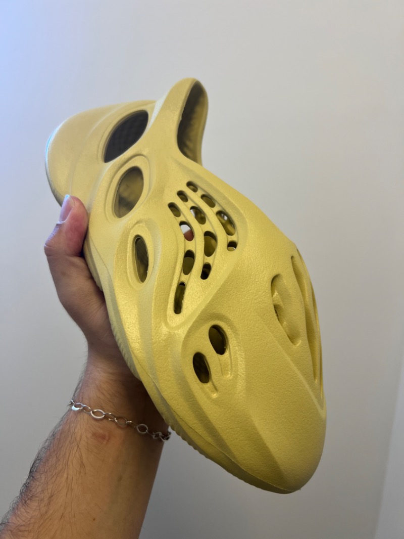 Yeezy Foam Runner Sulfur — 36/7, Novo