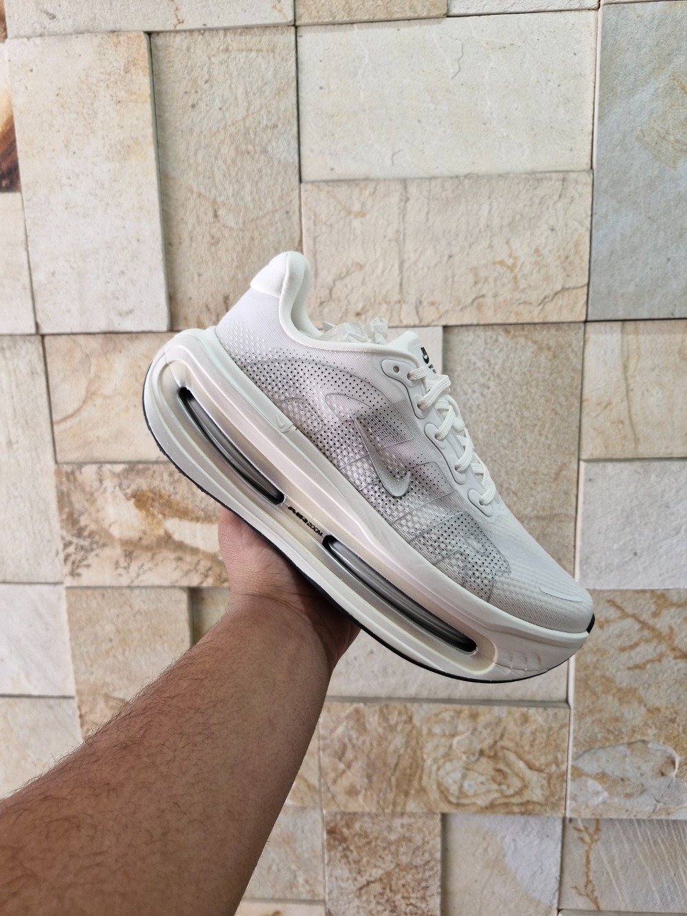 Nike Air Zoom Vomero Premium Summit White Sail — 41, Novo