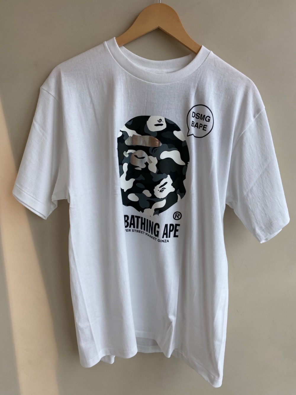 DSMG x Bape Camiseta A Bathing Ape Face Camo Grey White — XG, Novo