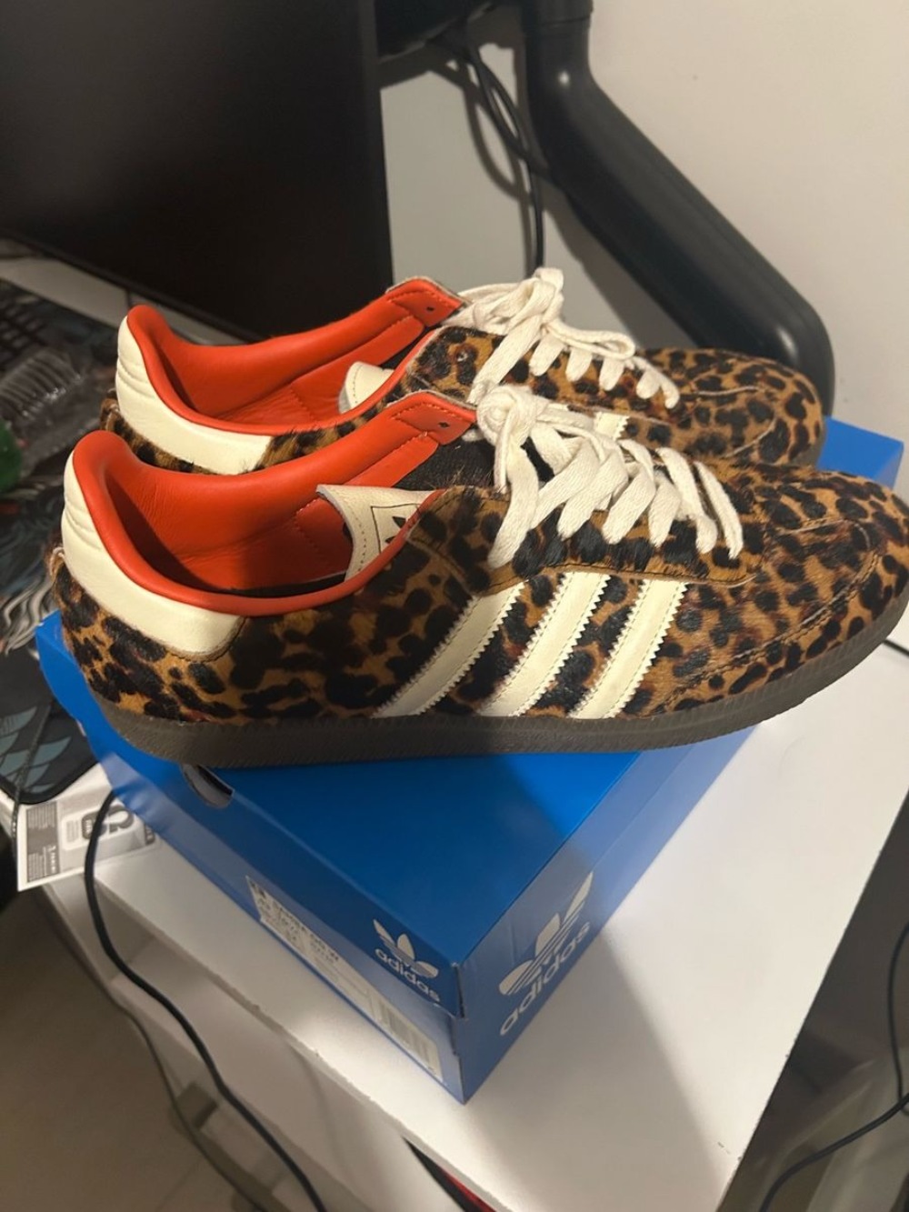 adidas Samba OG Preloved Red Leopard — 43, Usado