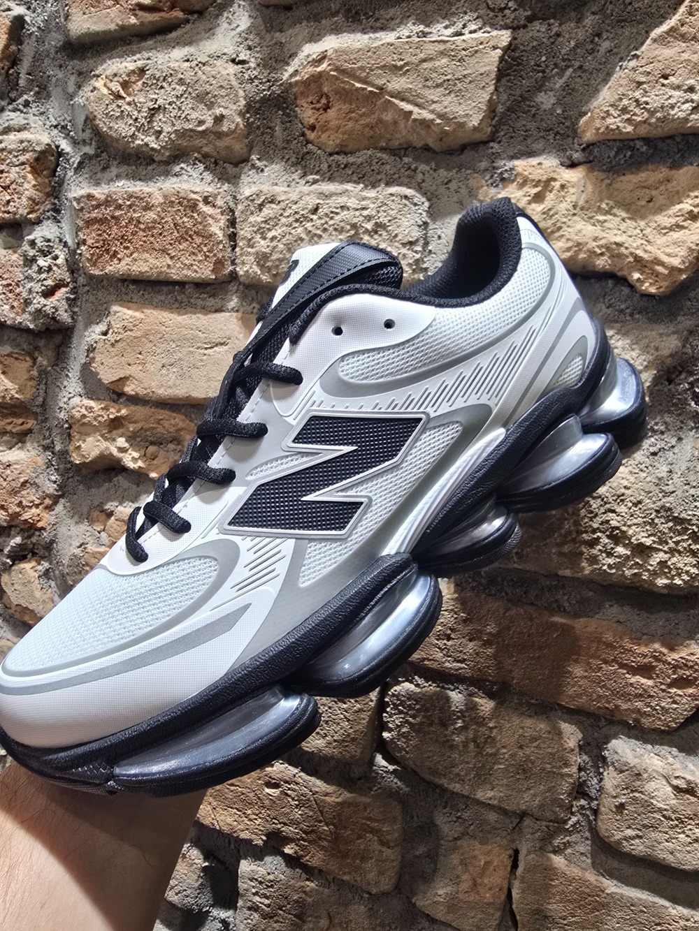 New Balance 2000 Abzorb Black White — 39 / 40 / 41 / 44, Novo