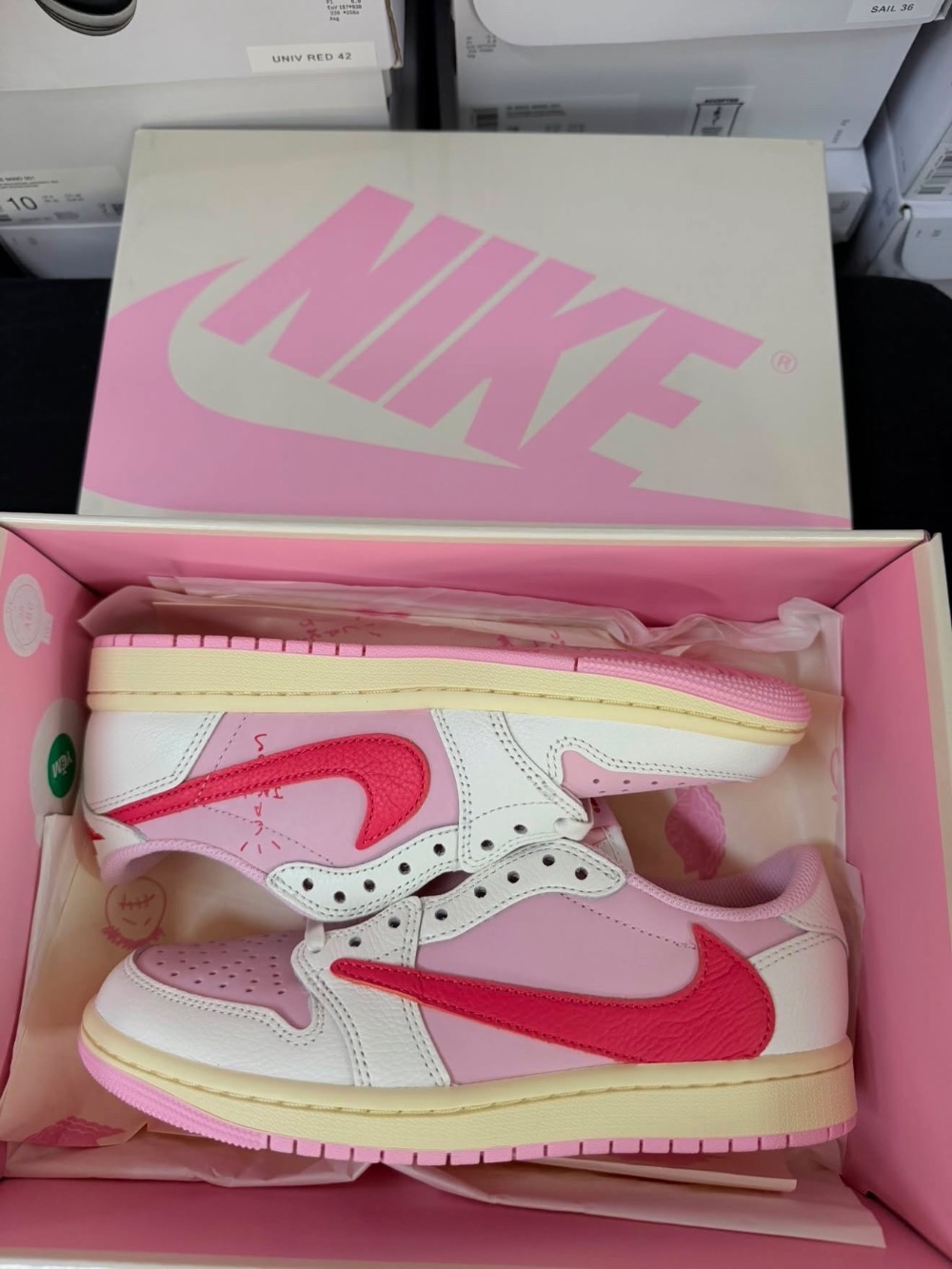 Travis Scott x Air Jordan 1 Low OG SP Sail Tropical Pink — 37.5, Novo
