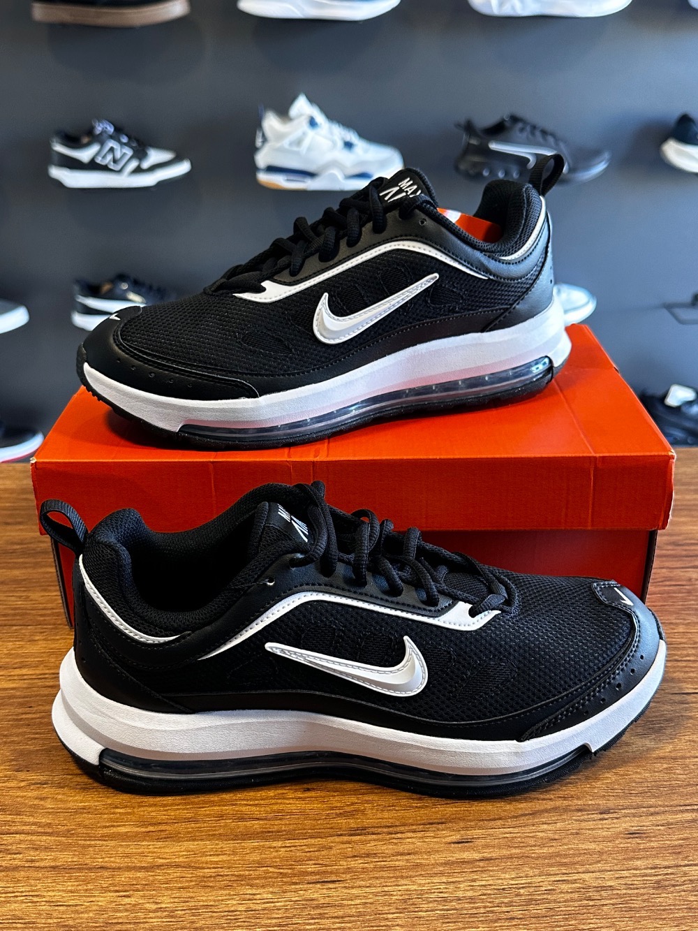 Nike Air Max AP Black White — 40, Novo