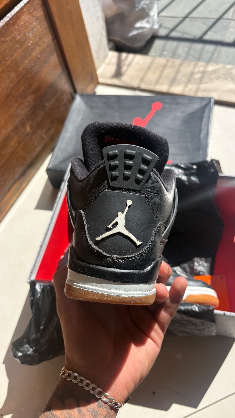 Foto 3 de Air Jordan 4 Laser Black Gum — 39, Usado