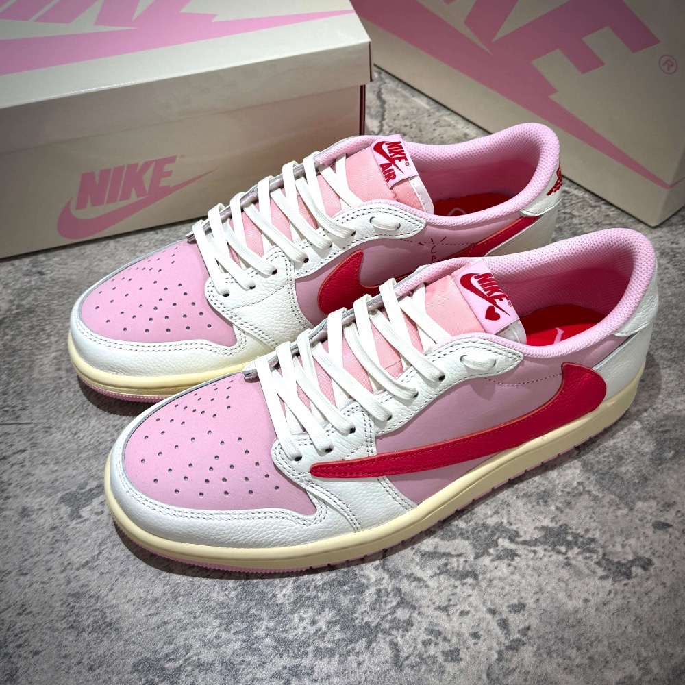 Travis Scott x Air Jordan 1 Low OG SP Sail Tropical Pink — 42, Novo
