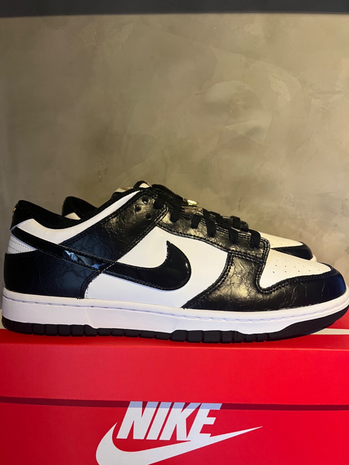 Nike Dunk Low Black World Champ — 40 / 43, Novo