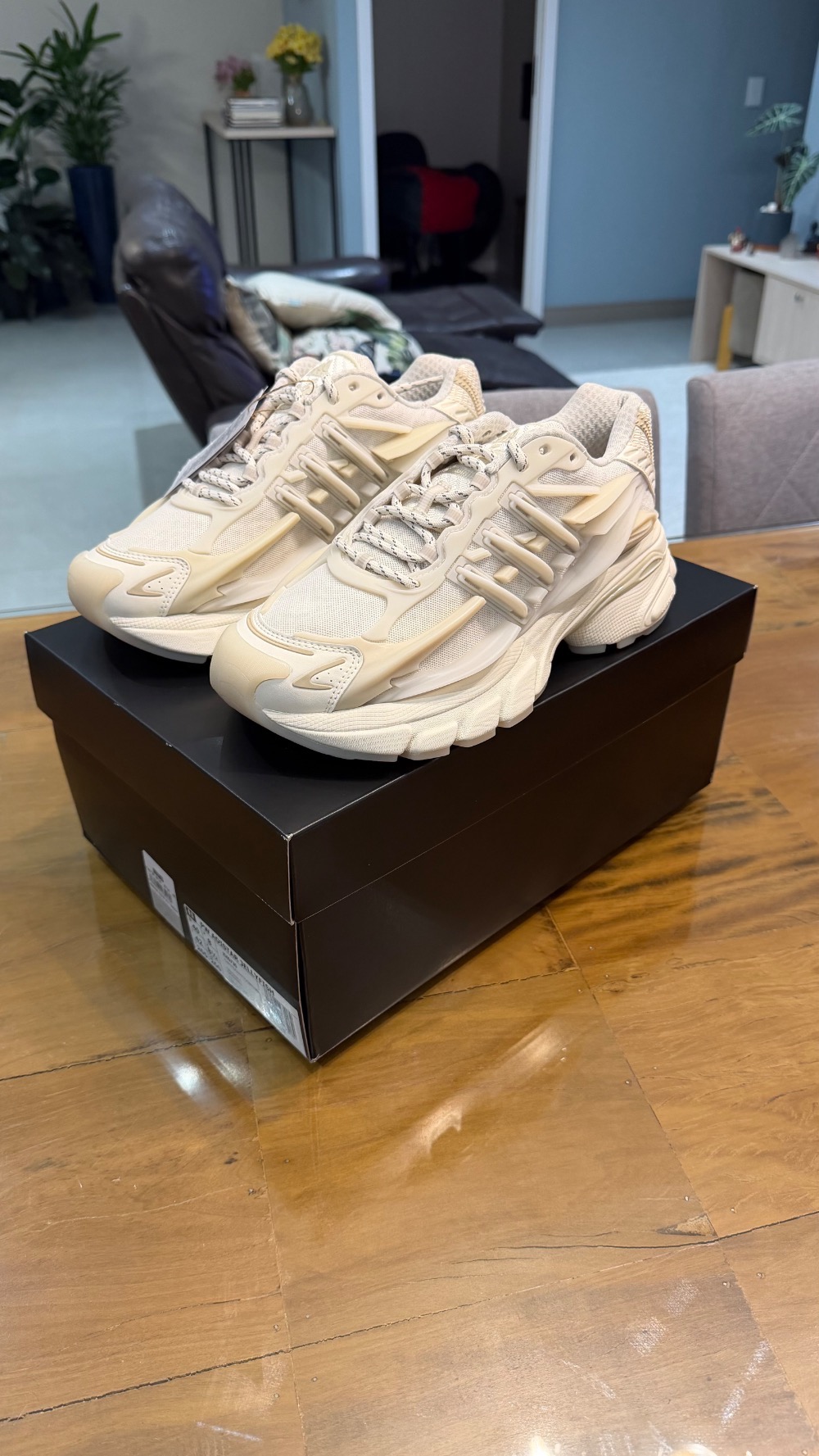 Pharrell Williams x adidas Adistar Jellyfish Chalk White — 40, Novo