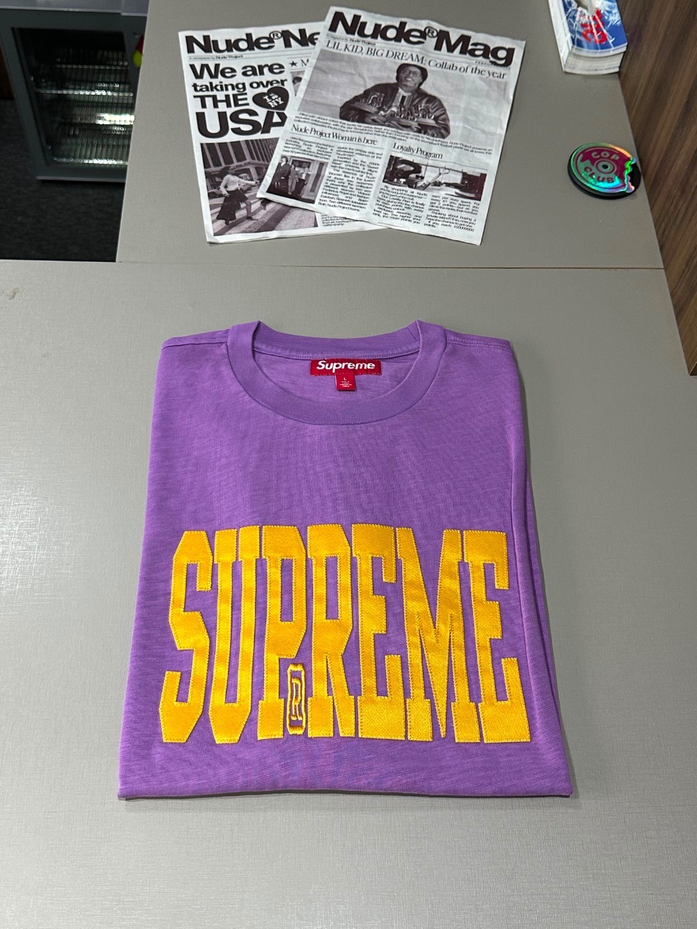 Camiseta Supreme Stretch Appliqué S/S Top Dusty Purple FW26-W1 — G, Novo