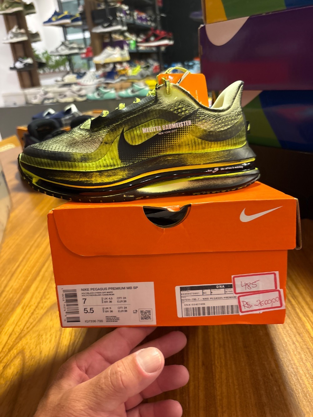 Melitta Baumeister x Nike Pegasus Premium Volt Cyber — 36, Novo