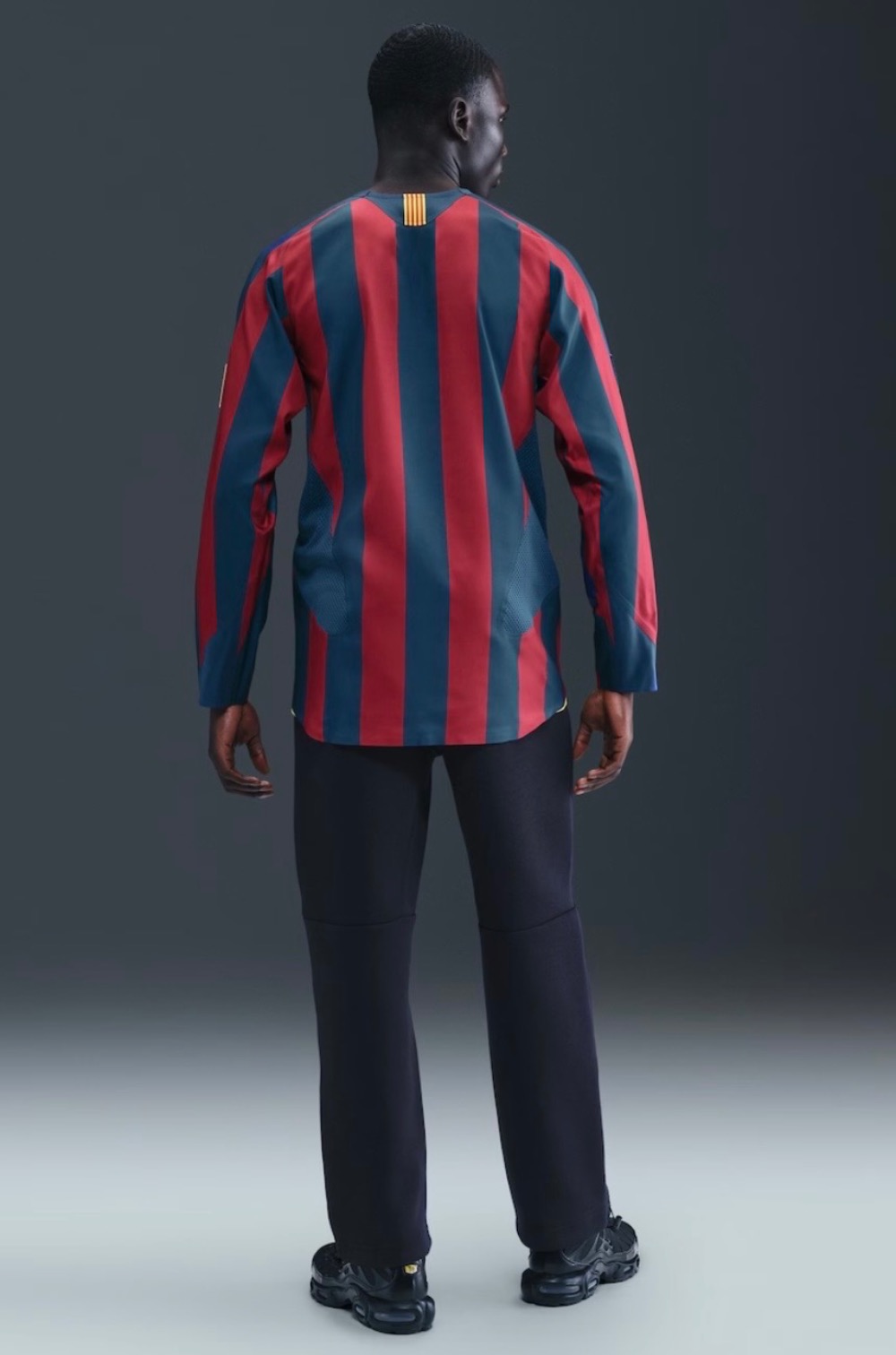 Camiseta Nike FC Barcelona Reissue 2005/06 Gym Blue Desert Maroon — XG, Novo