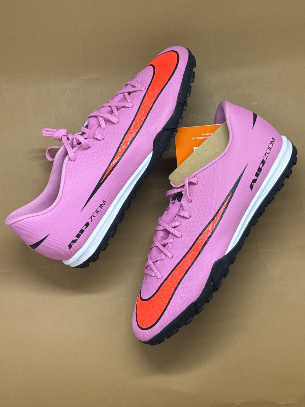 Chuteira Nike Society Mercurial Zoom Vapor 16 Academy Pink — 41, Novo